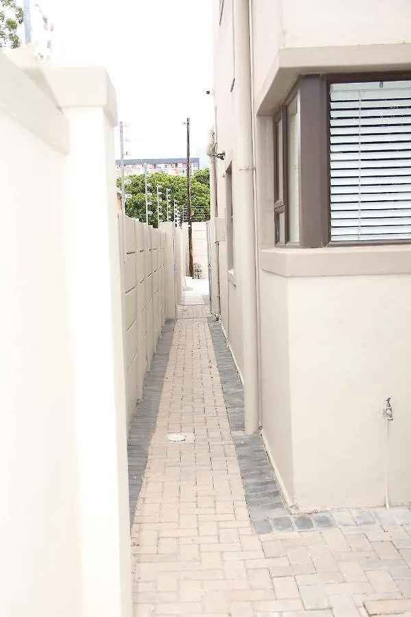 ホテル Goodwood Oasis Free Wifi-Parking 2 ケープタウン ゲストハウス
